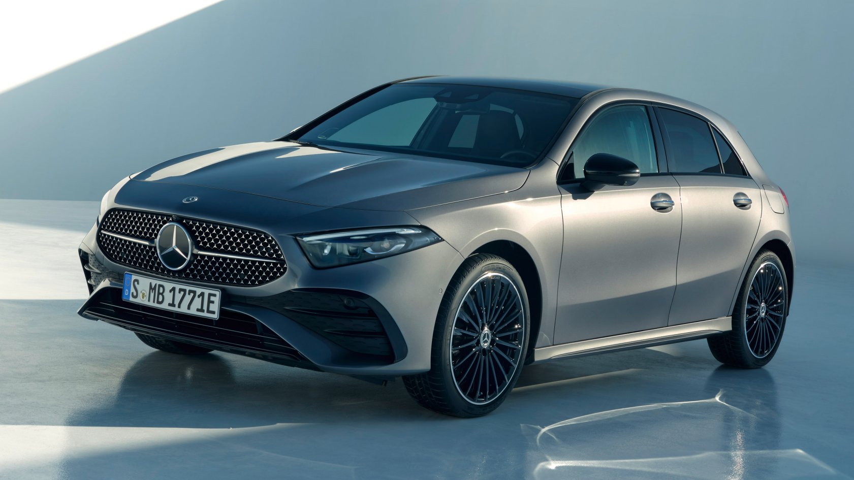 A-Class Hatchback 掀背車
